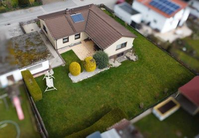 Bungalow mit Geschichte & Gestaltungsspielraum sowie traumhaftem Garten