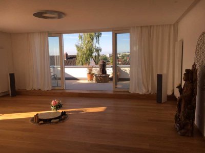 Lichtdurchflutete 2-Zimmer-Loft-Wohnung mit Blick