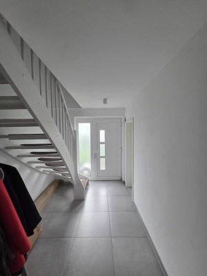 Modernes Einfamilienhaus mit nachhaltiger Ausstattung in idyllischer Lage