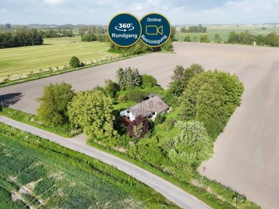 IDYLLE PUR! EBENERDIGES WOHNEN IN MALERISCHER ALLEINLAGE MIT WEITBLICK, AUF EINEM TRAUMGRUNDSTÜCK