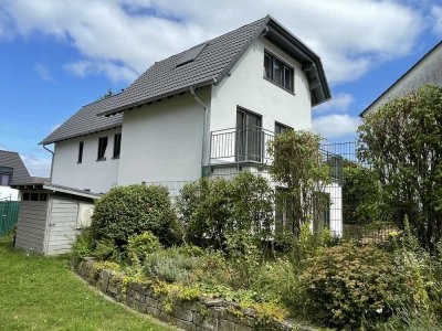 Neubau: Hochwertige 3-Zimmer-Wohnung mit Garten und Terasse in Lohmar-Ort