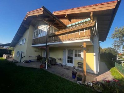 Attraktives Ein-Zweifamilienhaus mit Einliegerappartement in ruhiger und sonniger Dorflage von Pidin