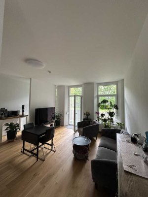 Stilvolle, neuwertige 2,5-Raum-Wohnung mit gehobener Innenausstattung mit EBK