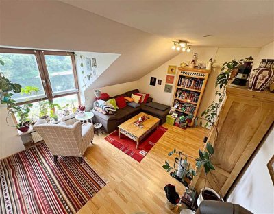 Gemütliche 3-Zi.-Wohnung mit Balkon und ausgebautem Spitzboden in Regensburg