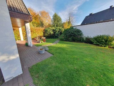 Exklusiv und großzügig

Stadthaus mit Garten Und Terrasse in zentraler, ruhiger Lage