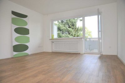 MG-Odenkirchen: Attraktive 1 Zimmer-Single-Wohnung mit sep. Einbauküche und Sonnenbalkon