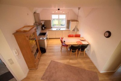 Blick zur Finkenburg  
Liebevoll gestaltete Maisonette-Wohnung im DG
+Balkon+Einbauküche+Stellplat
