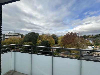 Schöne 2,5-Zi.-Wohnung mit Balkon und Blick auf den Stadtpark!