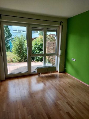 Stilvolle, gepflegte 2-Raum-Erdgeschosswohnung mit Garten und Einbauküche in Freiberg am Neckar