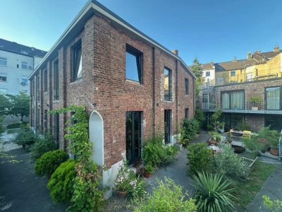 EINMALIG!!! Leben in einer Stadtoase! Haus + Loft + Dachterrasse + begrünter Innenhof + Stellplatz