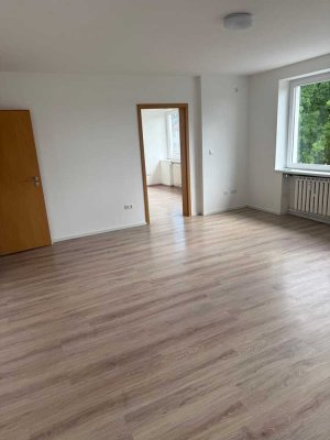 Große 4-Zimmer-Wohnung am Hansaplatz