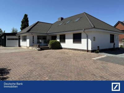 Großzügiges Einfamilienhaus im Dorfkern mit Handwerkerhalle – ideal für Handwerker und Familien