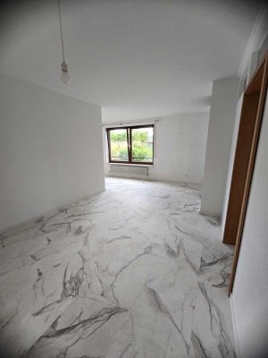Schöne Wohnung mit 3 Zimmern sowie Balkon in Böblingen