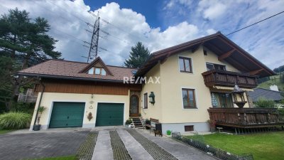 Großzügiges Haus mit wunderschönem Garten!