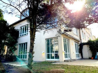 Bogenhausen-Zamilapark – modernes REH in grüner Toplage am Park mit See, Renovierung 2021