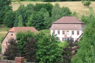 Exklusiver Gutshof mit Wiesen und Wald