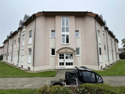 4-Zimmer-ETW mit überdachtem Balkon, Kellerabteil, Gartenanteil  und zwei Kfz-Außenabstellplätzen