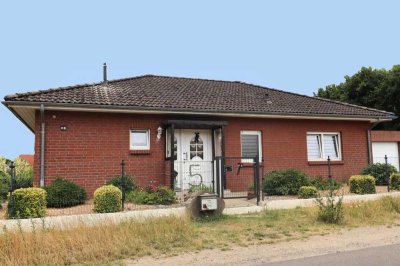 Gepflegter Bungalow mit großem Garten in ruhiger Lage