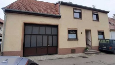 Gemütliches Einfamilienhaus mit großem Hof, Abstellfächen und Garten, gepflegter Zustand - vermietet