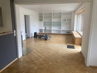 Großes Einfamilienhaus in bester Wohnlage, stadtnah zu Regensburg