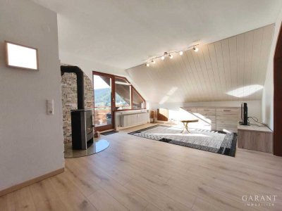 Maisonette-Wohnung mit zwei Balkonen und Garage