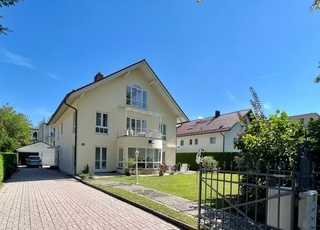 Voll-möbliertes, sonniges, ruhiges 2-Zimmer Dachgeschoss-Apartment in Bad Reichenhall, Kurzone 1