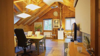 Schöne ruhige hohe 1-Raum-Dachgeschoss-Wohnung in Vaterstetten