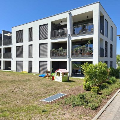 freundliche 4-Zimmer-Wohnung im EG mit Einbauküche und Terrasse