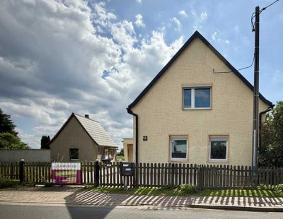 PROVISIONSFREI| Sanierungsobjekt mit Potenzial: EFH mit Ausblick, Nebengelass und großem Grundstück