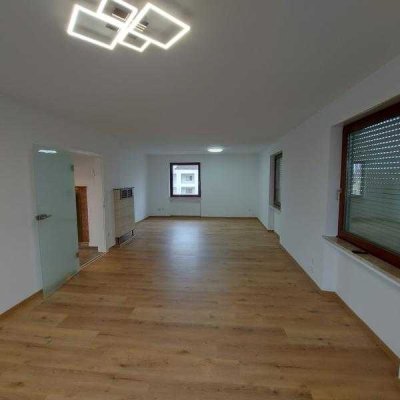Erstbezug nach Totalsanierung - 2 ZW + Büro