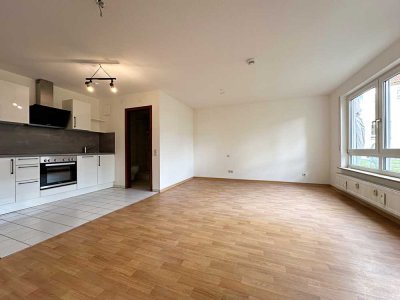 Schöne Terrassen-Wohnung in ruhiger Lage mit TG-Stellplatz