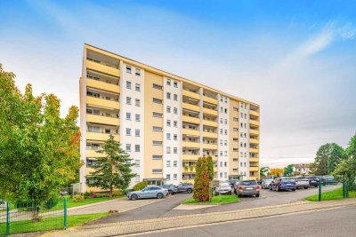 Bruchköbel: Gut geschnittene 4-Zimmer-Wohnung mit Süd-West Balkon & Einbauküche in ruhiger Wohnlage