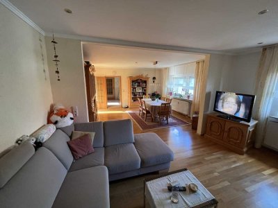 Gepflegte Wohnung mit vier Zimmern sowie Balkon und EBK in Groß-Umstadt-Semd