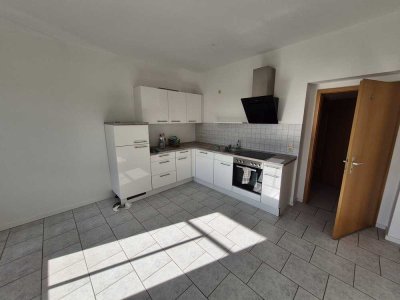 Moderne 1,5-Raum-Wohnung mit EBK in gepflegtem Mehrfamilienhaus