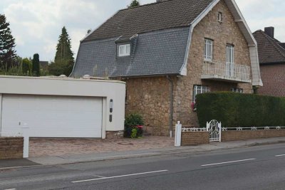Stilvolles, großes und gepflegtes Haus mit sechs Zimmern in Aachen