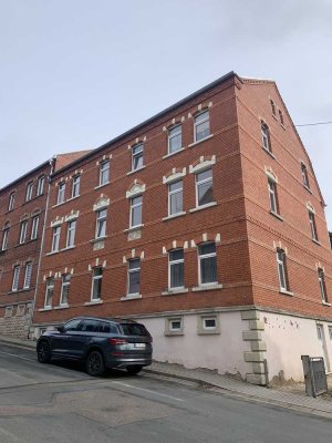 **Erstbezug nach Sanierung** 2-Zimmer-Wonung mit Einbauküche