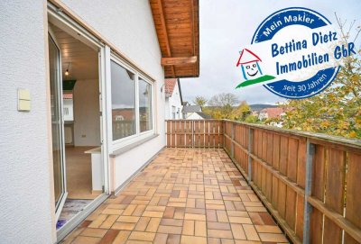 DIETZ: Gepflegte 4 Zi-Wohnung im ersten OG - 2 Balkon - Garage