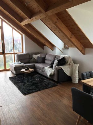 Stilvolle 3-Raum-Maisonette-Wohnung mit Balkon und EBK in Rain