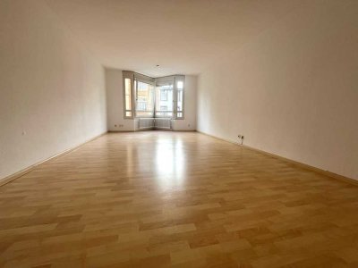 7381 - 2-Zimmerwohnung mit Einbauküche Nähe Ludwigsplatz!