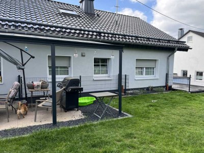 Willkommen in Ihrem neuen freistehenden Einfamilienhaus in zentraler Lage von Nümbrecht!