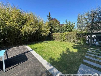 Helles, freistehendes Einfamilienhaus mit Einliegerwohnung