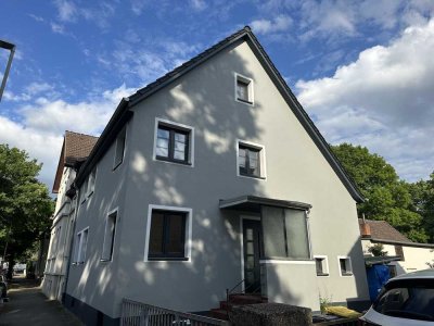 Erstbezug nach Sanierung: Stilvolle 6-Zimmer-Haus mit geh. Innenausstattung