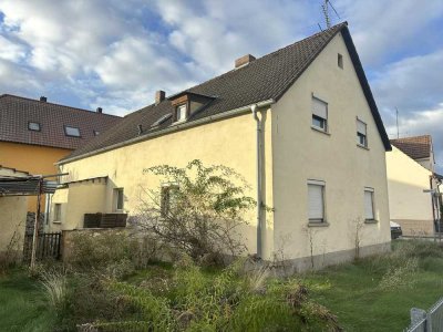 Zweifamilienhaus in Schwandorf - Abriss oder komplette Kernsanierung erforderlich