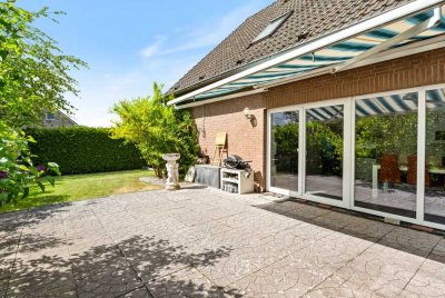 Lichtdurchflutete Wohnung mit Keller und Dachboden zu vermieten