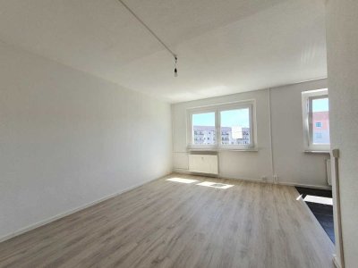 Kompakt, komfortabel, charmant – 1 Zimmer in Etage 3 mit Wohlfühlbad