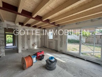 Haus in Haus: Maisonette mit Terrasse und Garten.