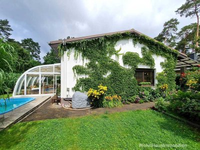 Großzügiger Bungalow mit Wintergarten & Pool im Gartenparadies