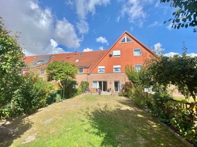 Geräumiges Reihenhaus + Ausbaureserve mit idyllischem Garten in Seelze/Lathwehren