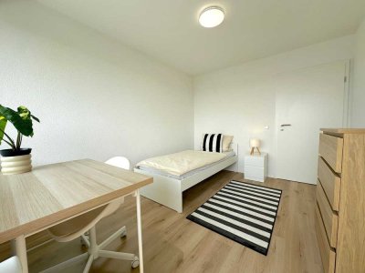 � 4er-Penthouse-WG | Zimmer 4 mit Balkon nur 480€ warm | Erstbezug & möbliert �