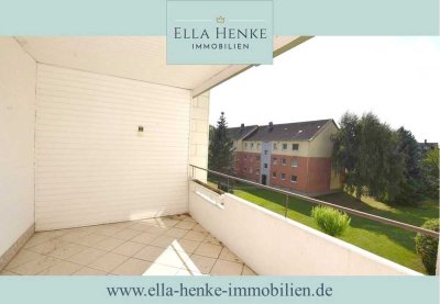 Sonnige, stilvolle 4-Zimmer-Wohnung mit Balkon + 2 Garagen...